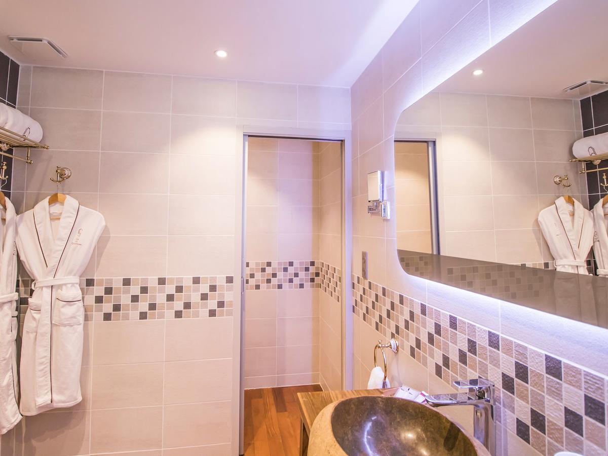 Hotel Des Quinconces Centre 5*